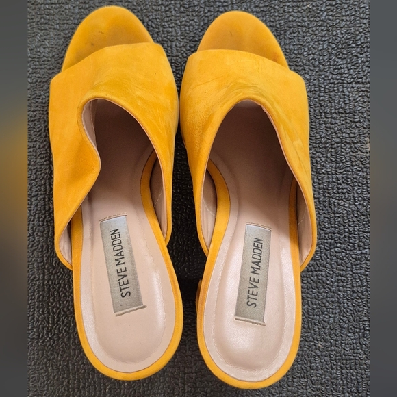 Steve Madden Sunflower Yellow Mules - Picture 2 of 6